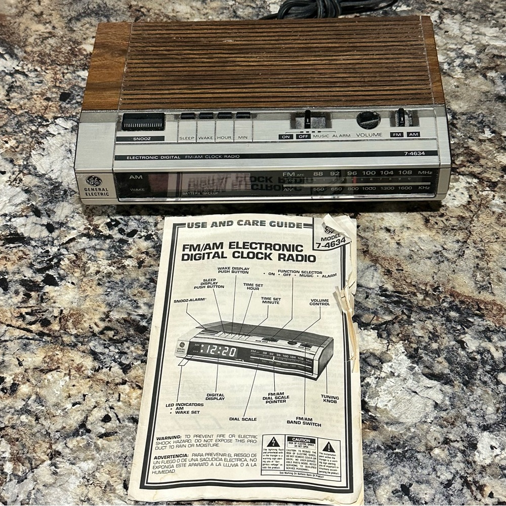 VTG General Electric Clock Radio Model 7-4634B Electronic Digital FM/AM Snooze